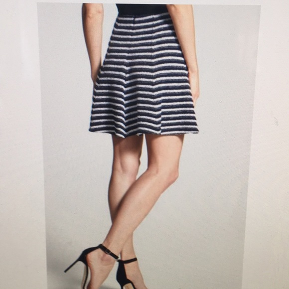 theory Lyerly Boucle skirt - Picture 2 of 7